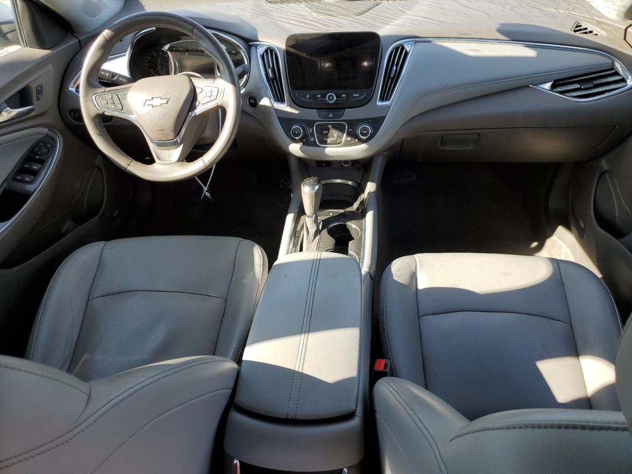 2017 Chevrolet Malibu - Image 8