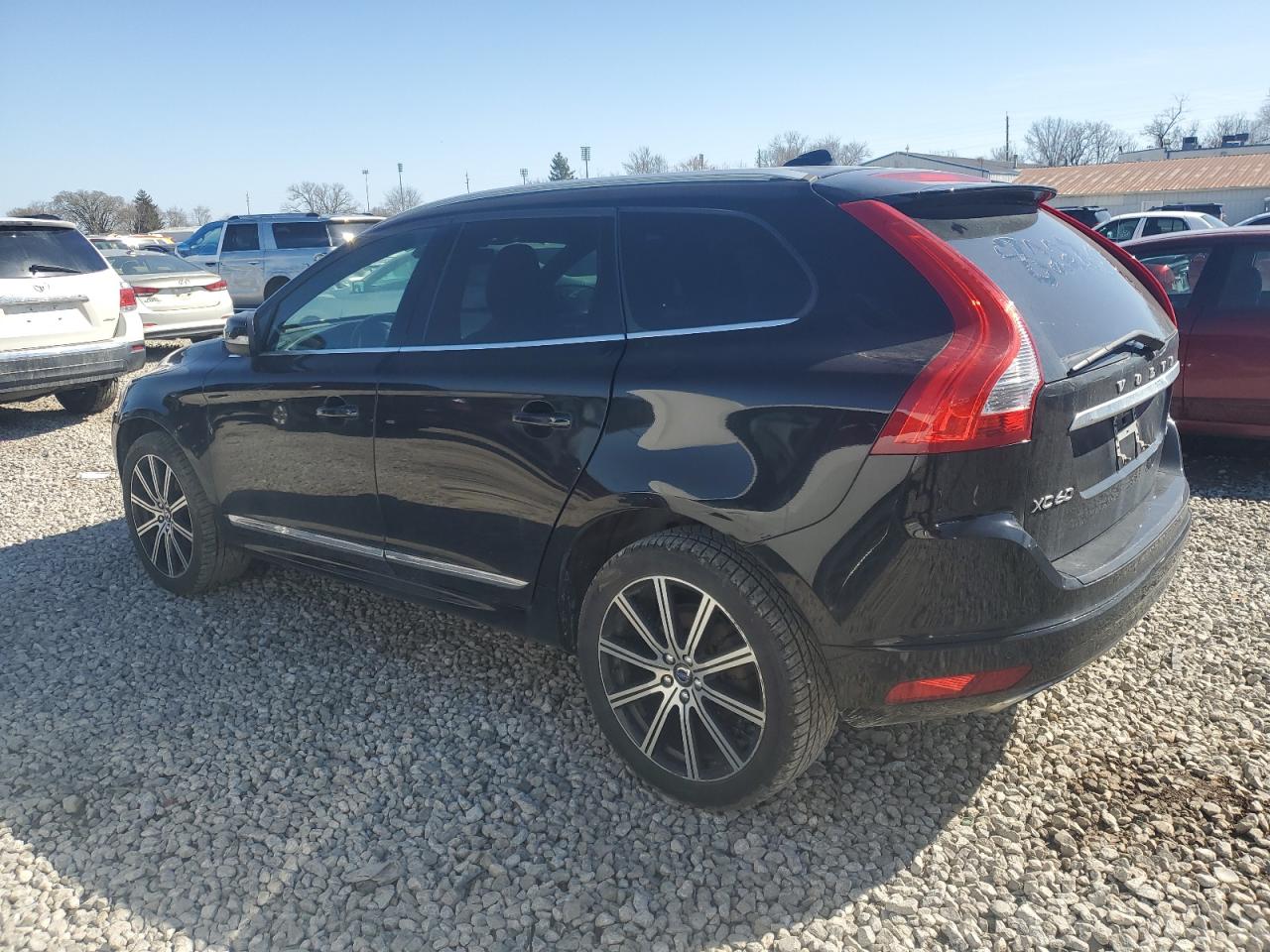 2016 Volvo XC60 - Image 2