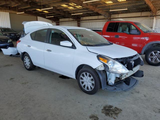 NISSAN VERSA 2019 Белы