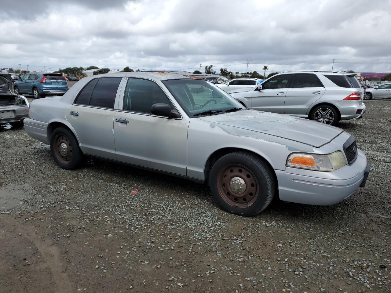 2003 Ford Crown Victoria - Image 4