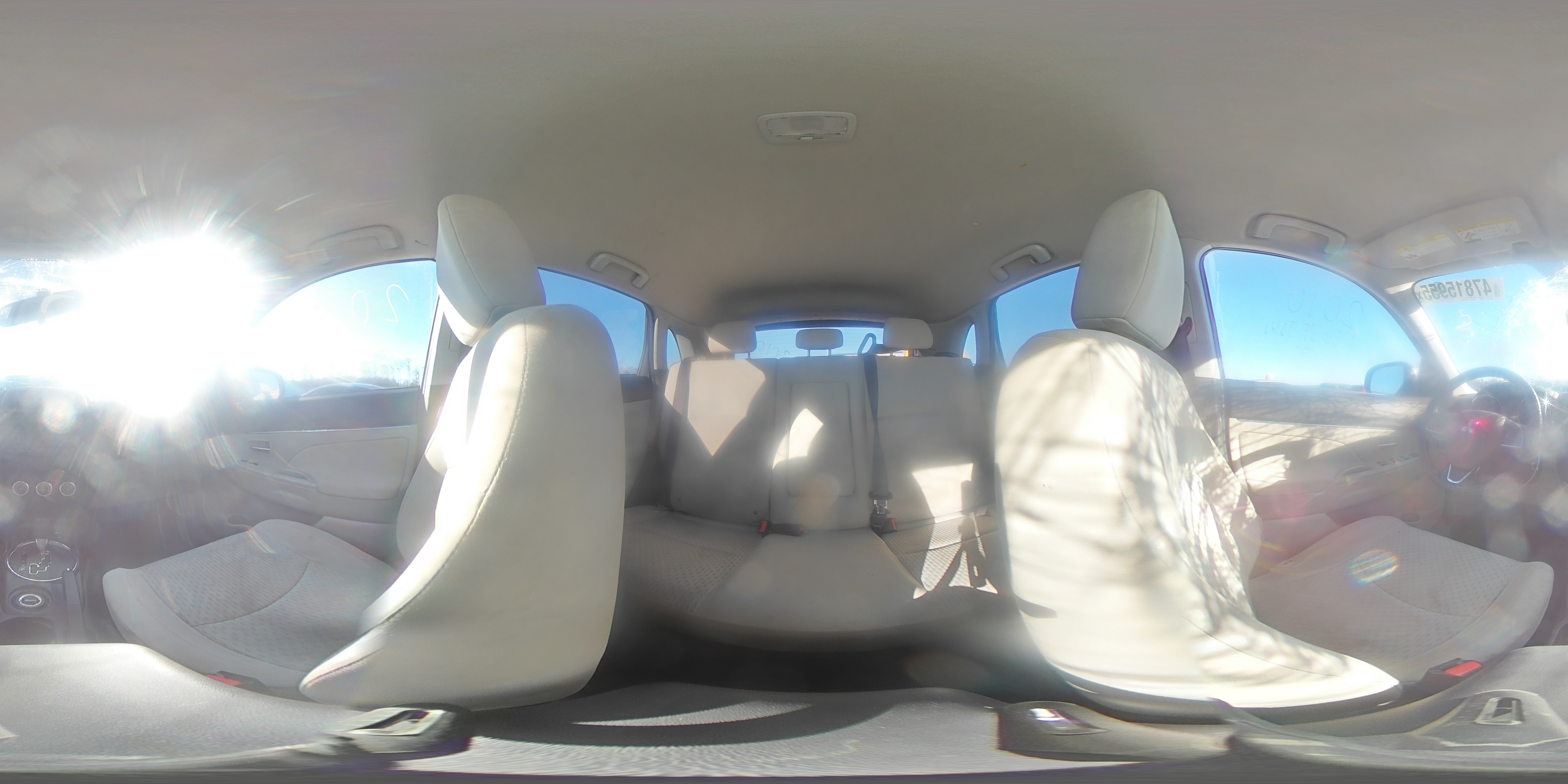 2017 Mitsubishi Outlander - Image 14