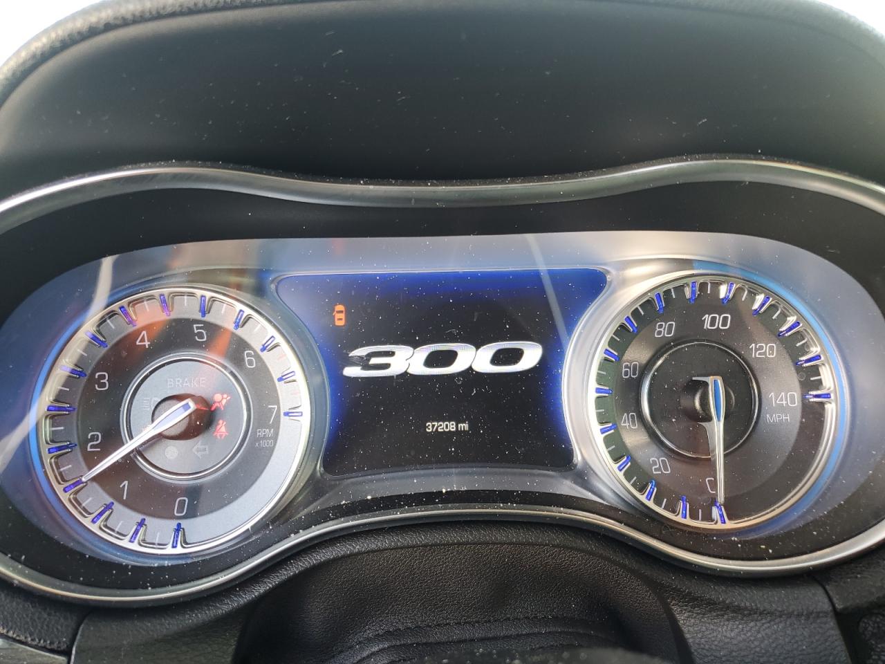 2019 Chrysler 300 - Image 9