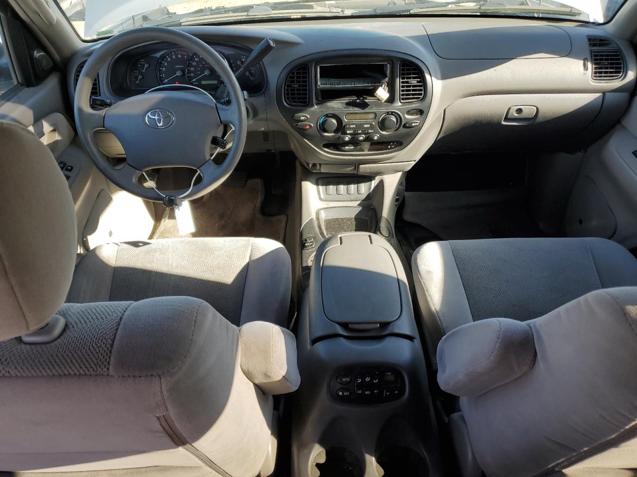 2006 Toyota Sequoia - Image 8