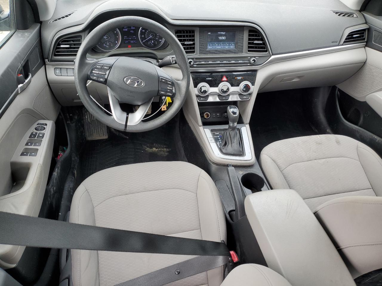 2019 Hyundai Elantra - Image 8
