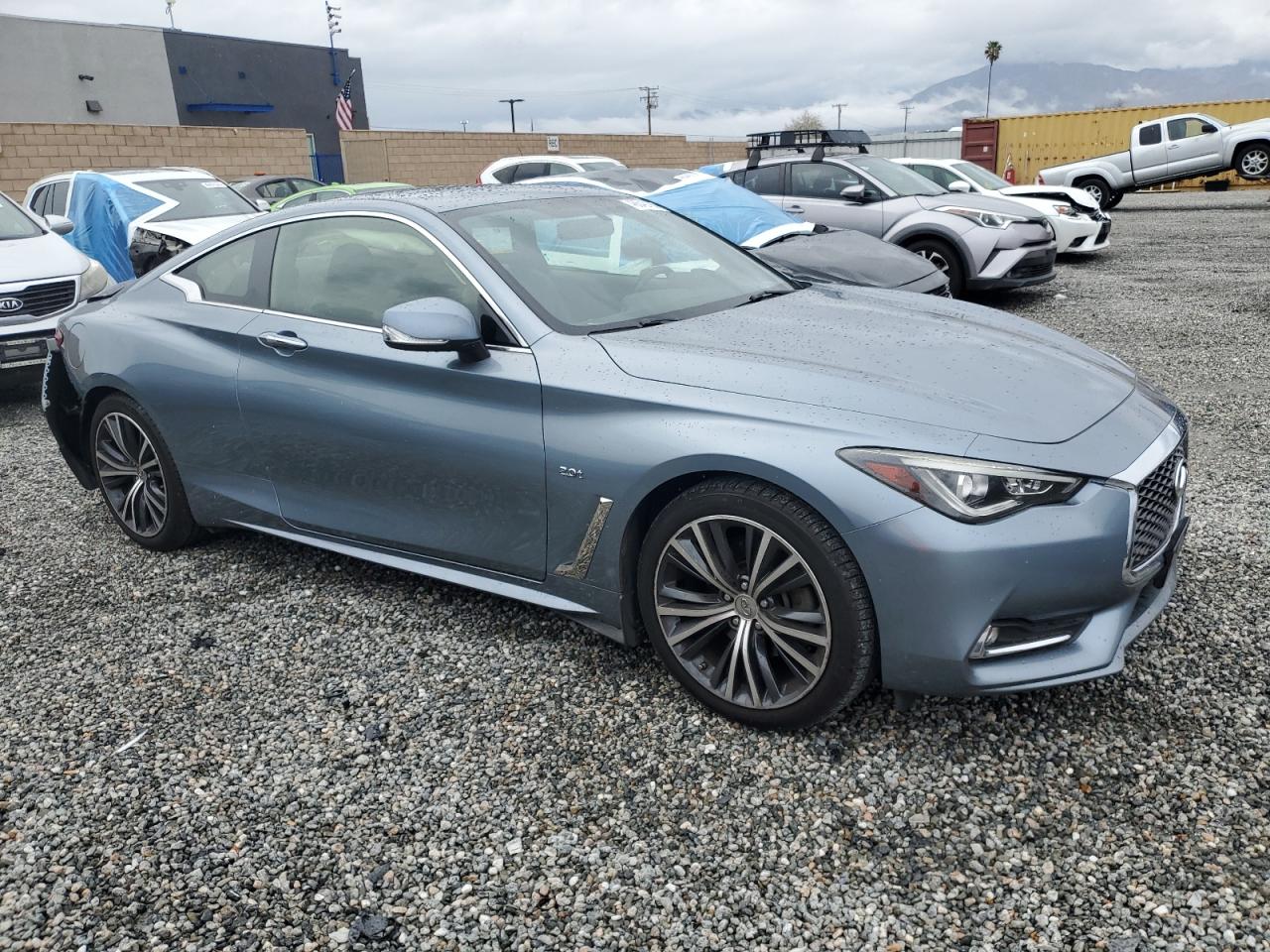 2017 Infiniti Q60 - Image 4
