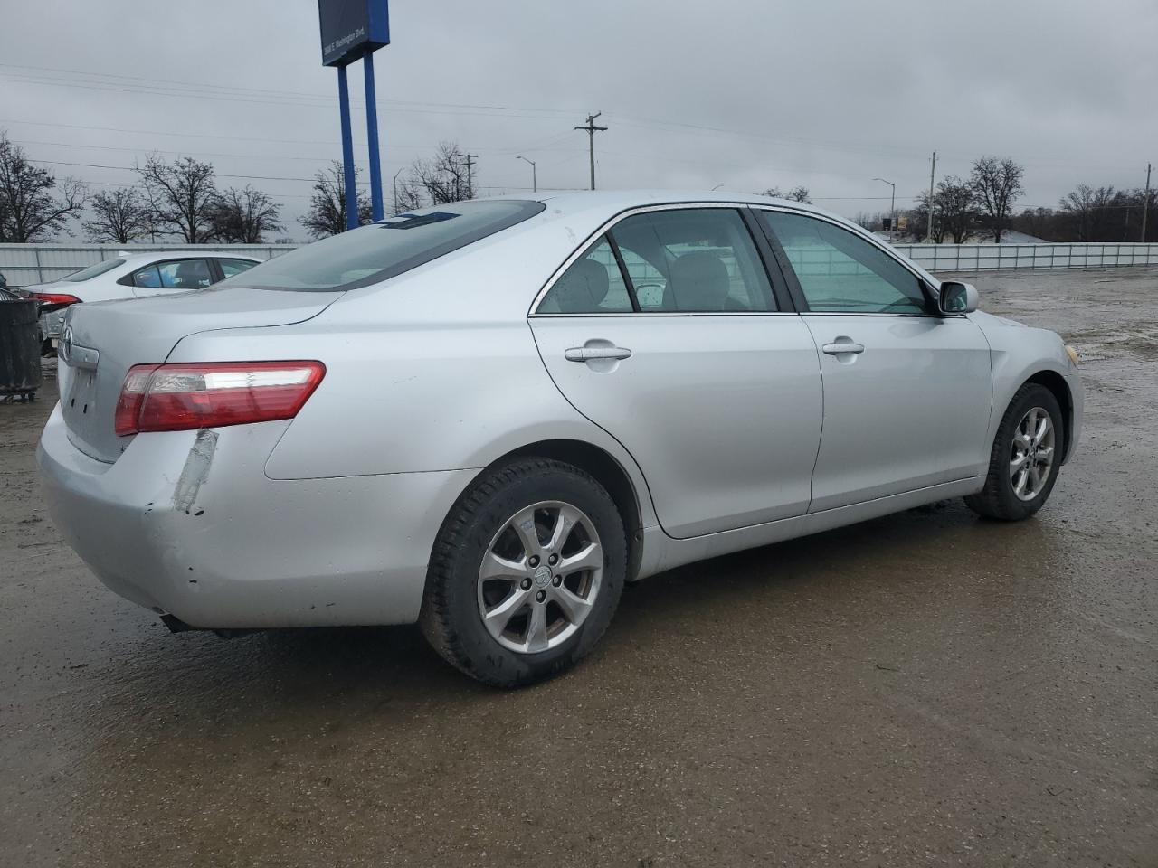 2009 Toyota Camry - Image 3