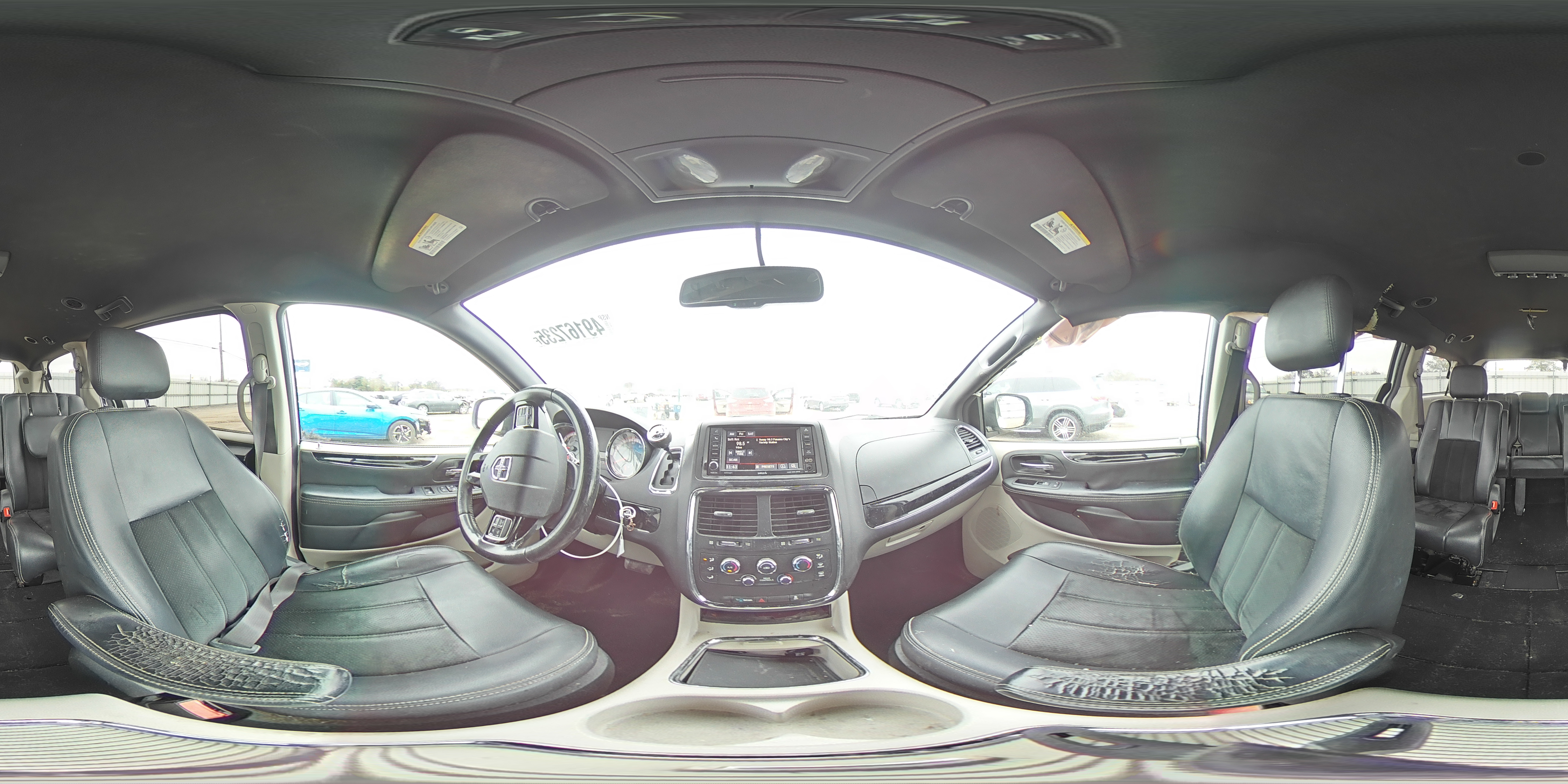 2017 Dodge Caravan - Image 14