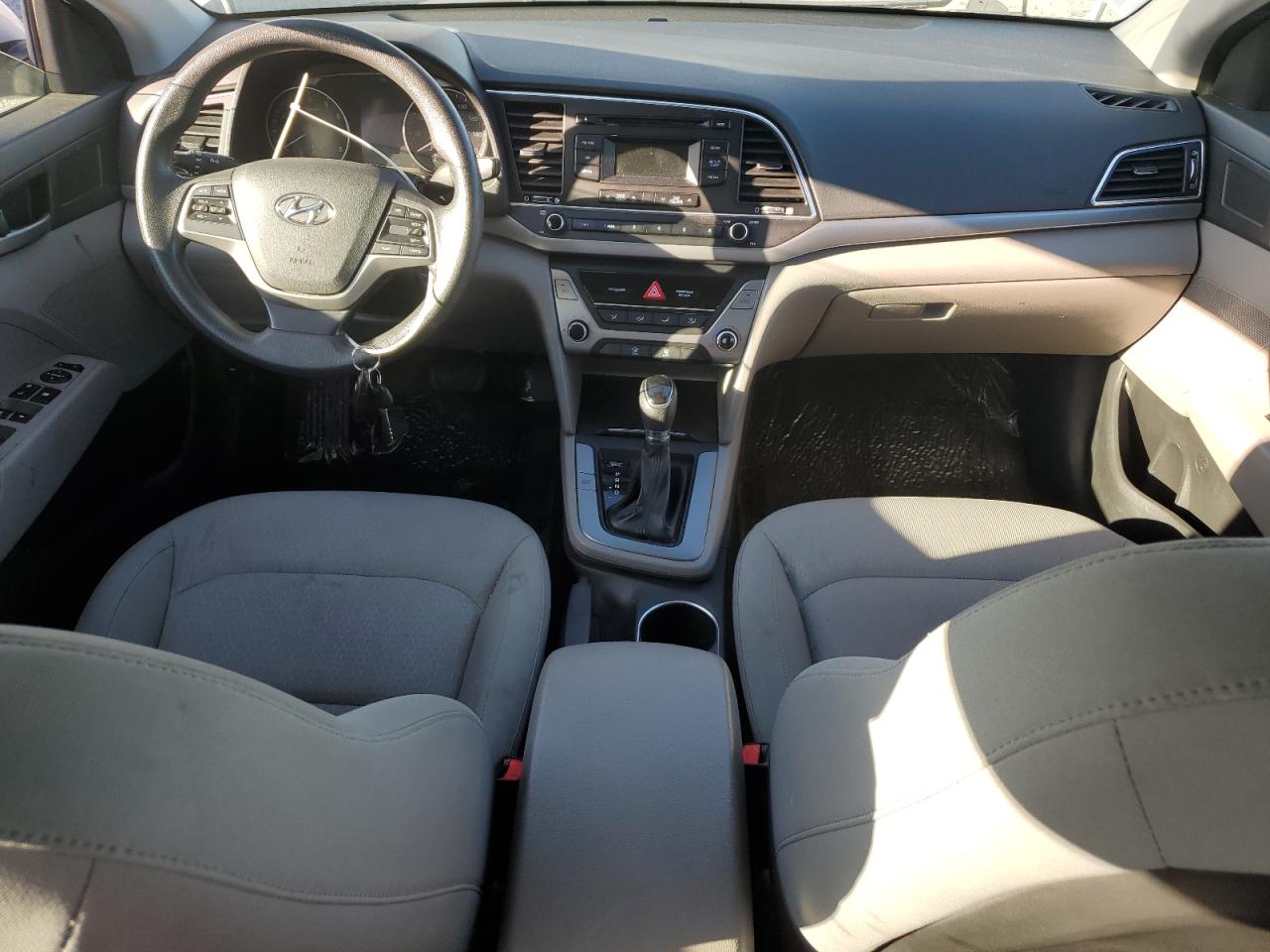 2017 Hyundai Elantra - Image 8