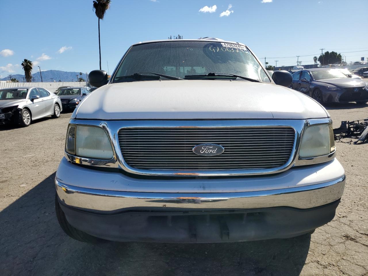 2001 Ford Expedition - Image 5