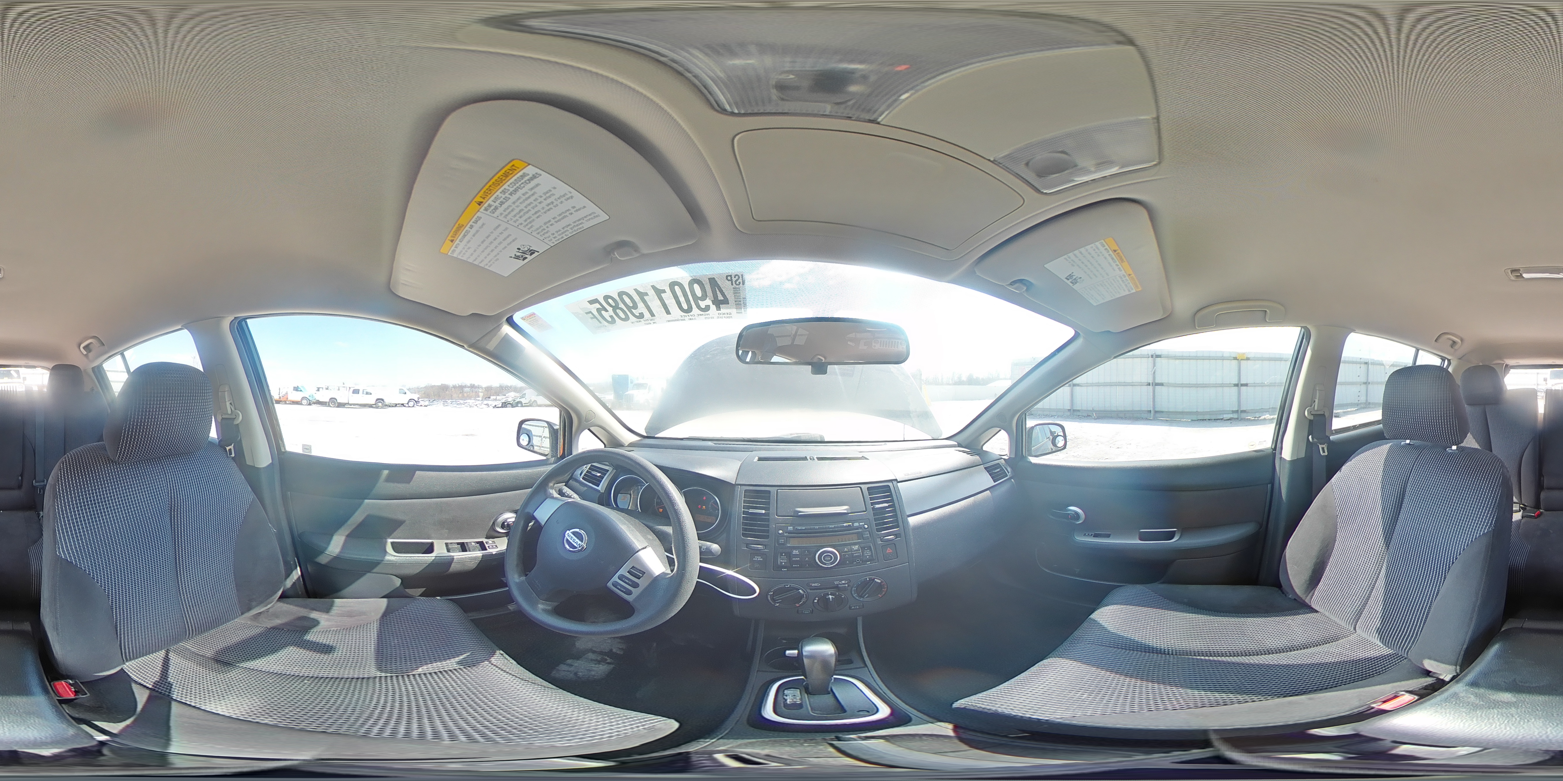 2011 Nissan Versa - Image 12