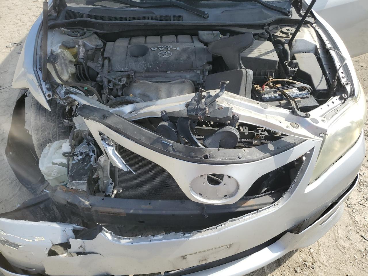 2010 Toyota Camry - Image 11