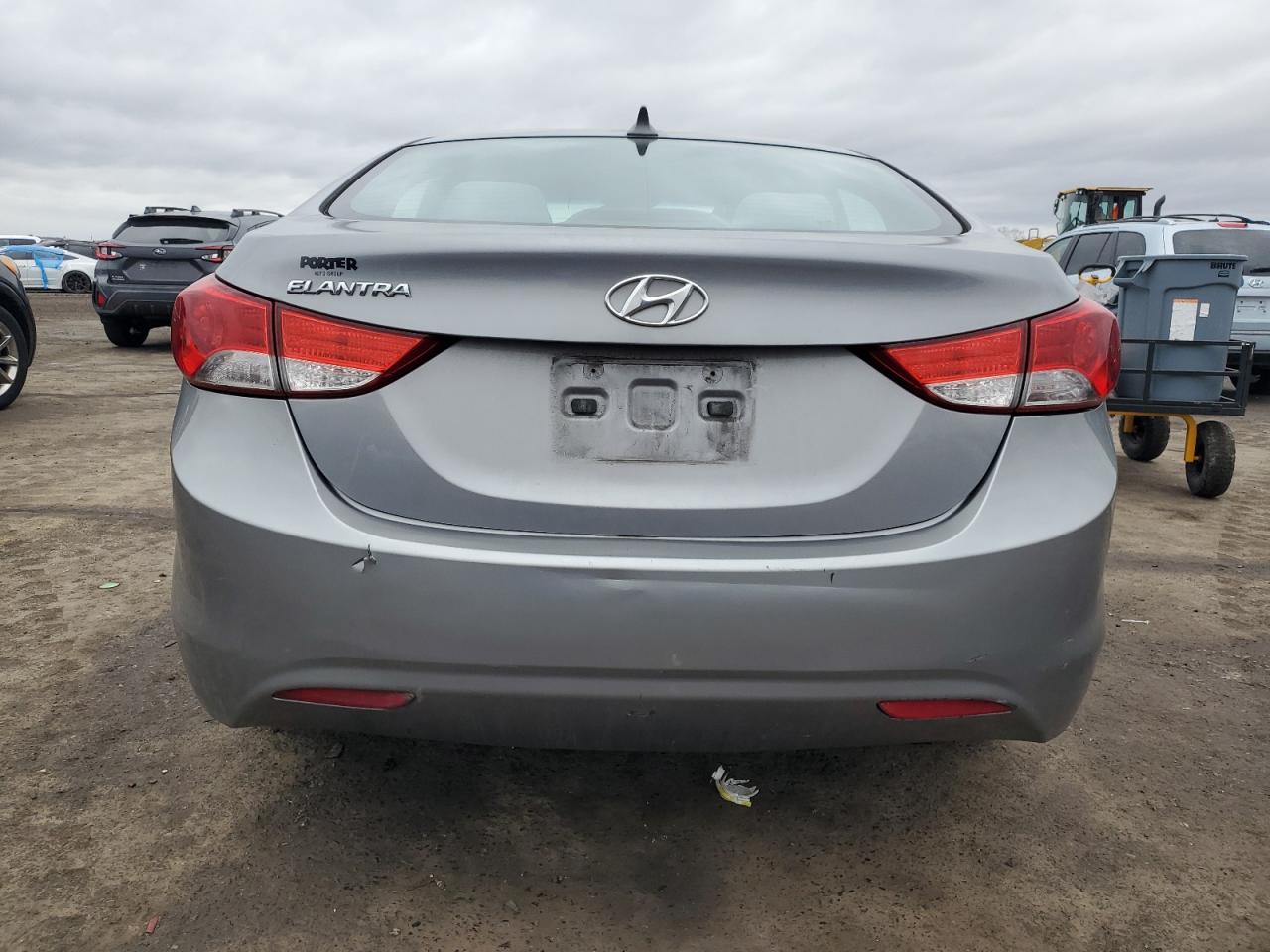 2013 Hyundai Elantra - Image 6