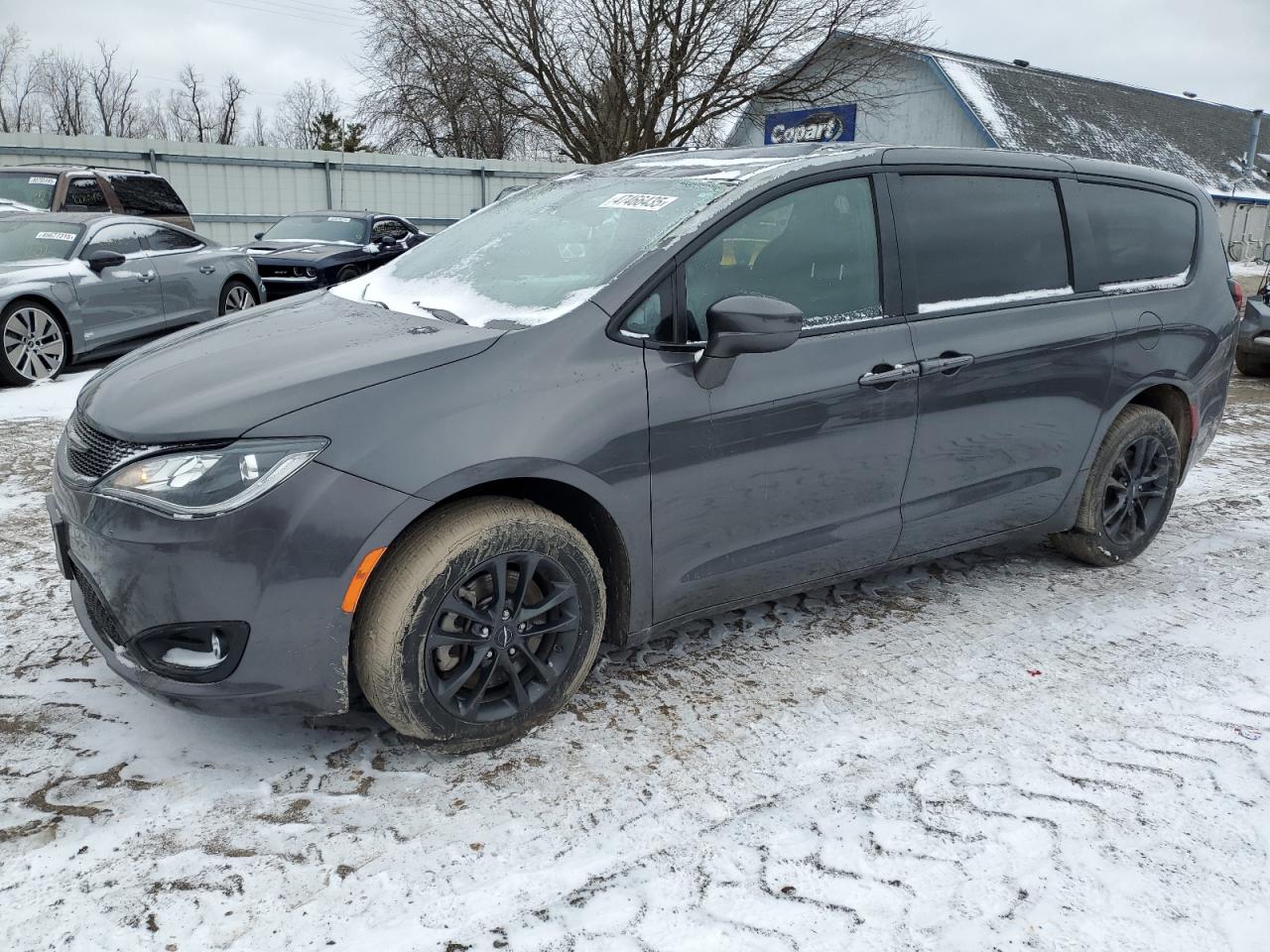 2020 Chrysler Pacifica - Image 1