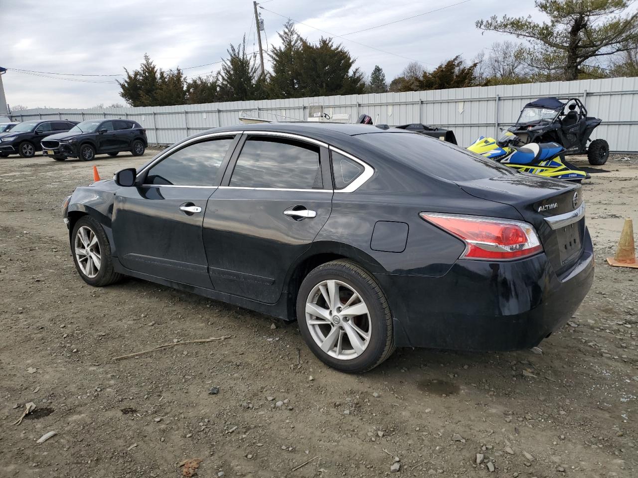 2015 Nissan Altima - Image 2