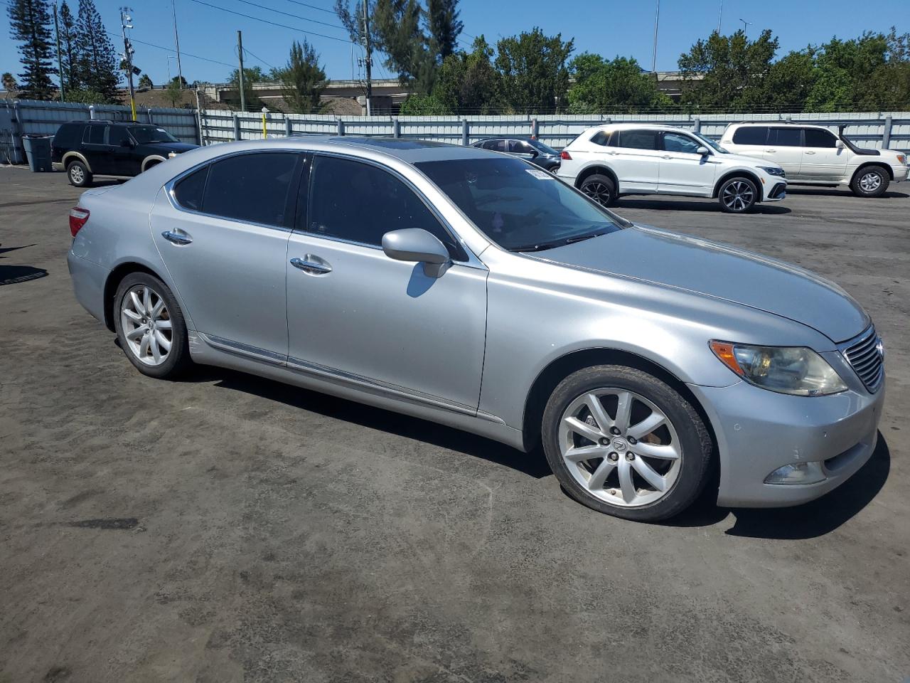 2008 Lexus LS - Image 4