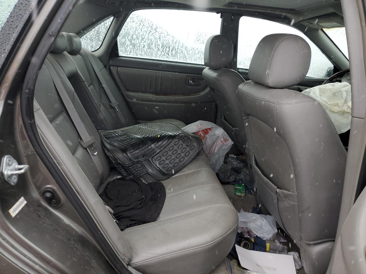 2004 Toyota Avalon - Image 10