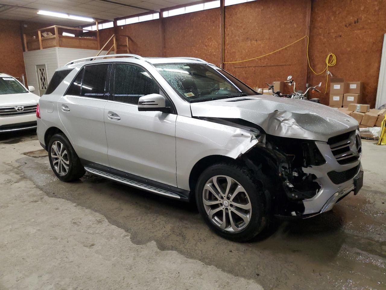 2017 Mercedes-Benz GLE - Image 4