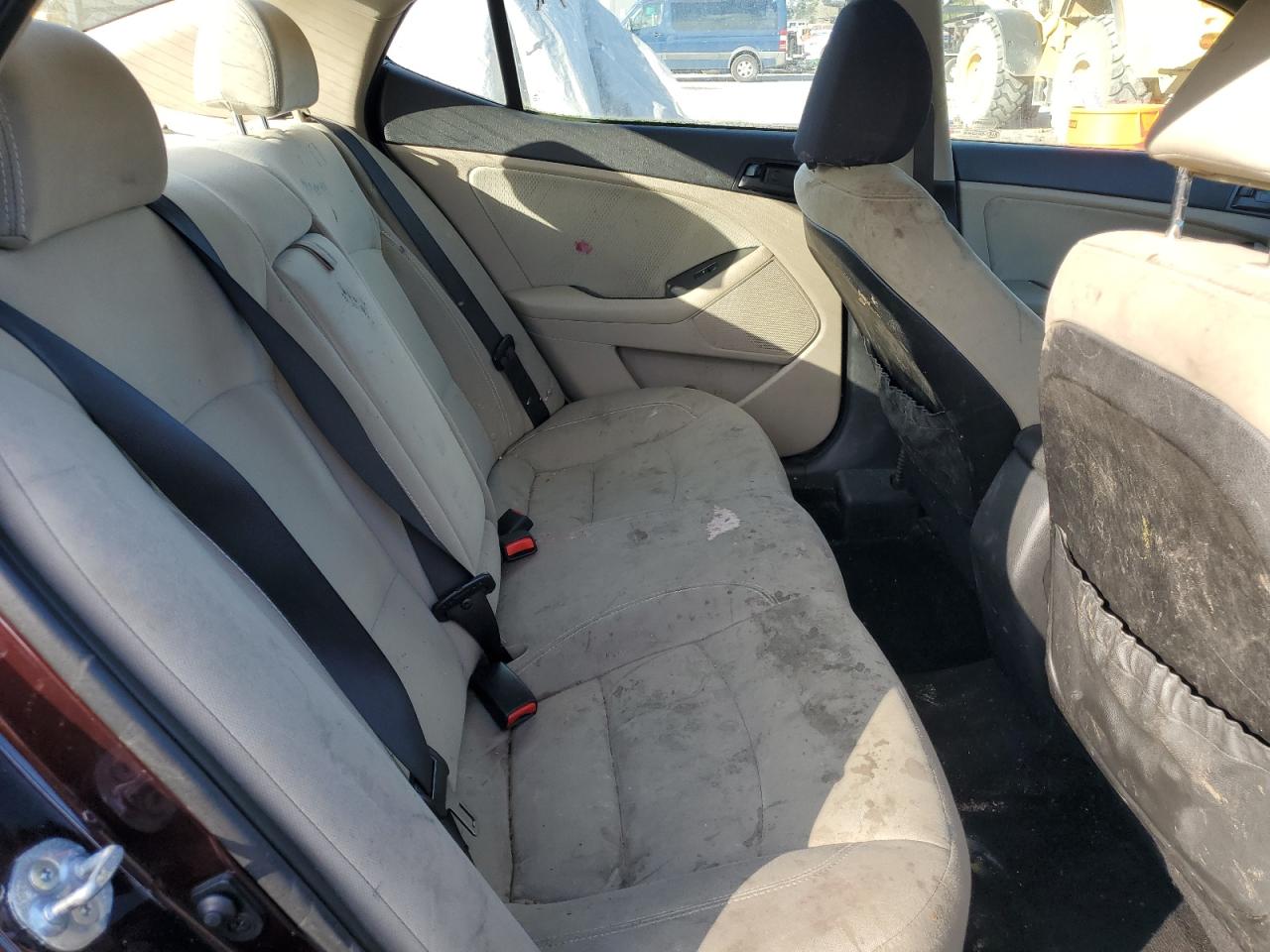 2012 Kia Optima - Image 10