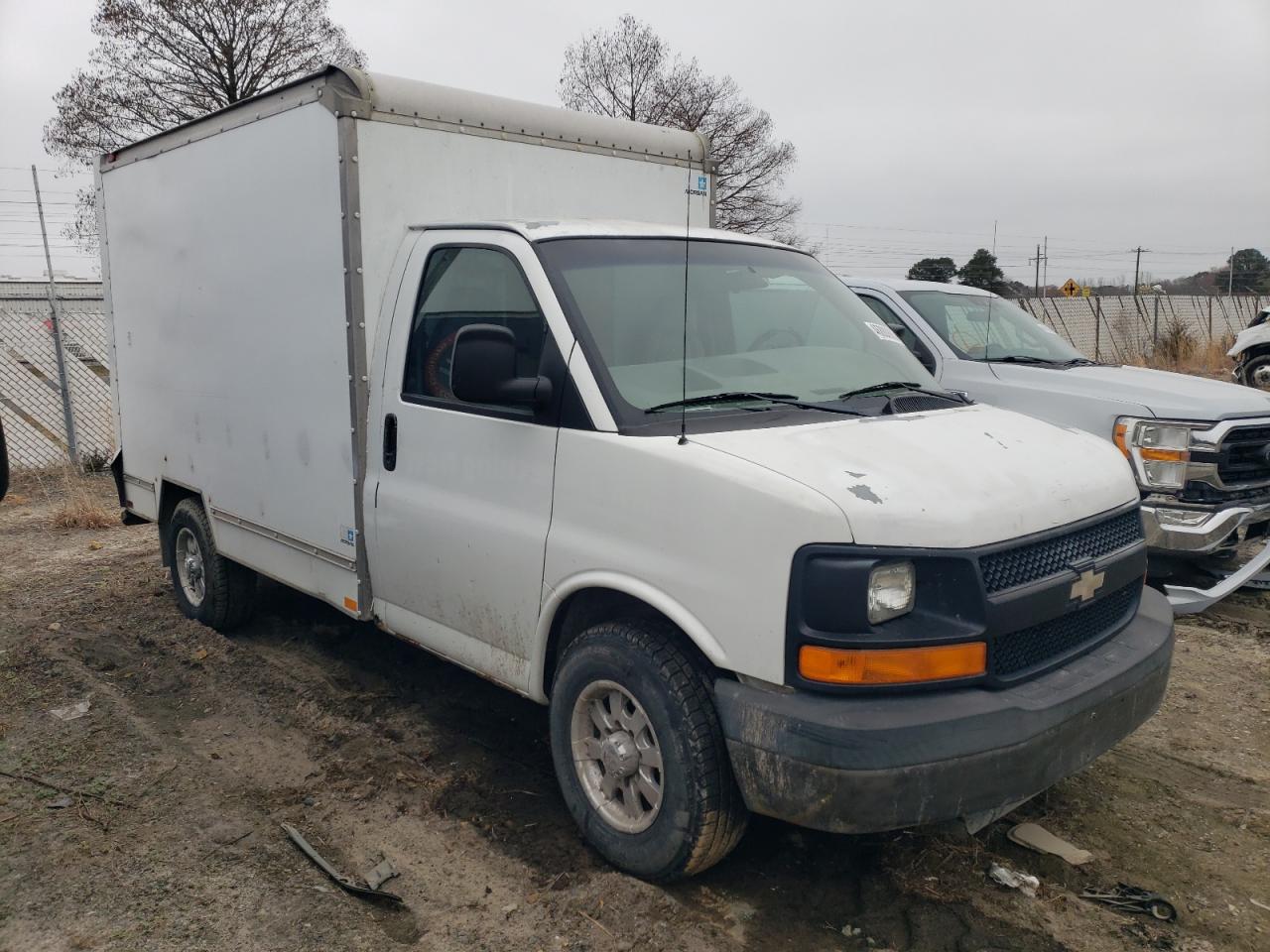 2003 Chevrolet Express - Image 4