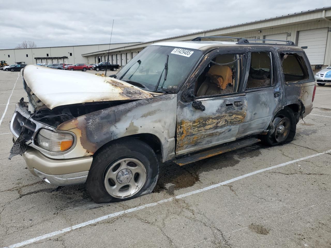 2000 Ford Explorer Eddie Bauer за продажба в Louisville, KY - Burn