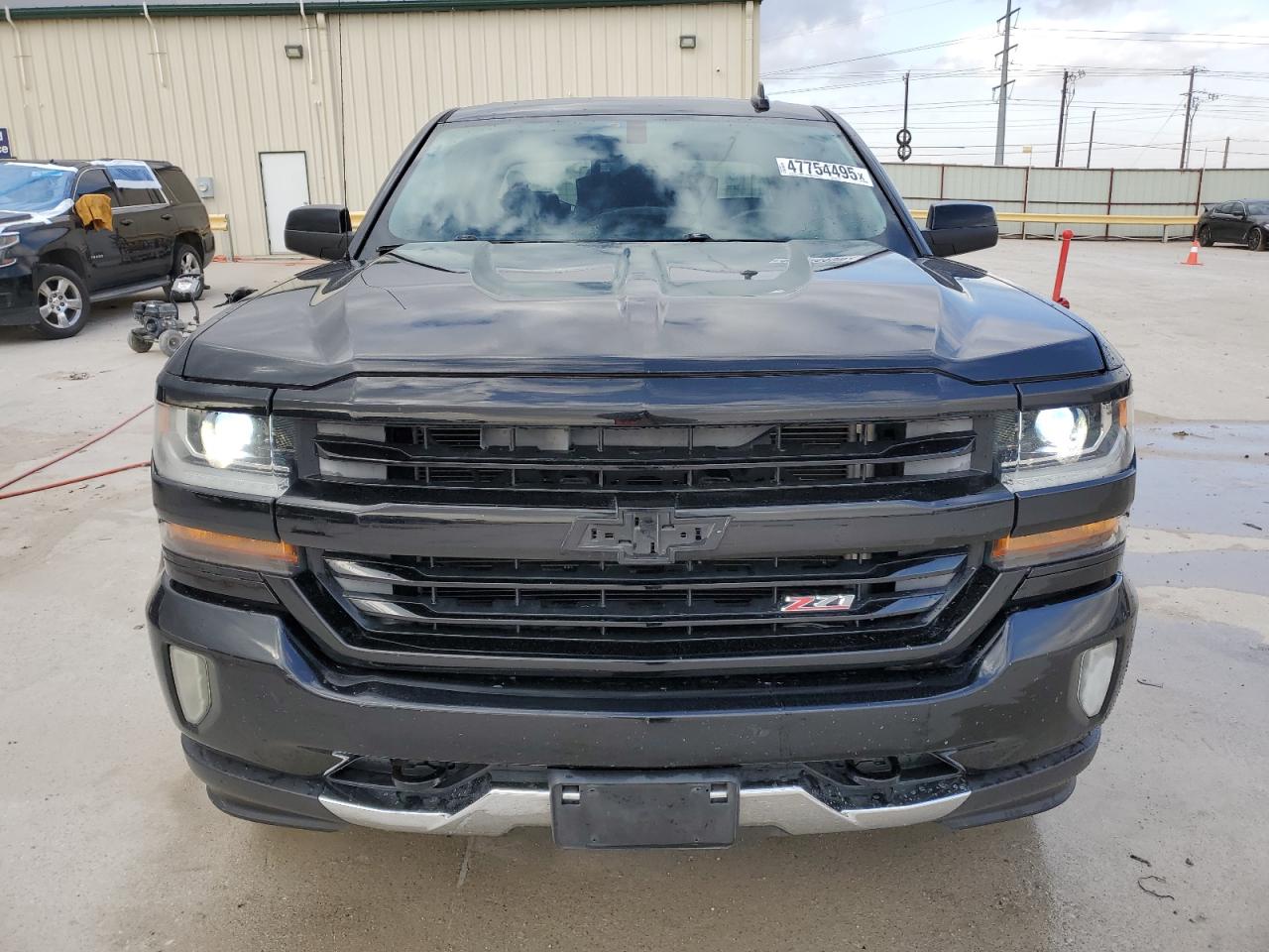 2016 Chevrolet Silverado - Image 5
