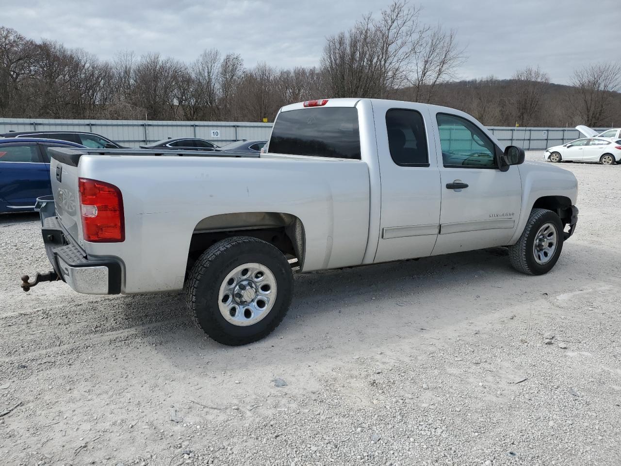2011 Chevrolet Silverado - Image 3