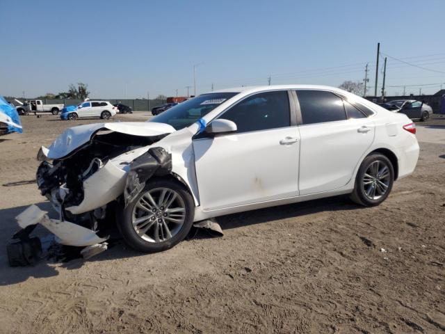  TOYOTA CAMRY 2017 Biały
