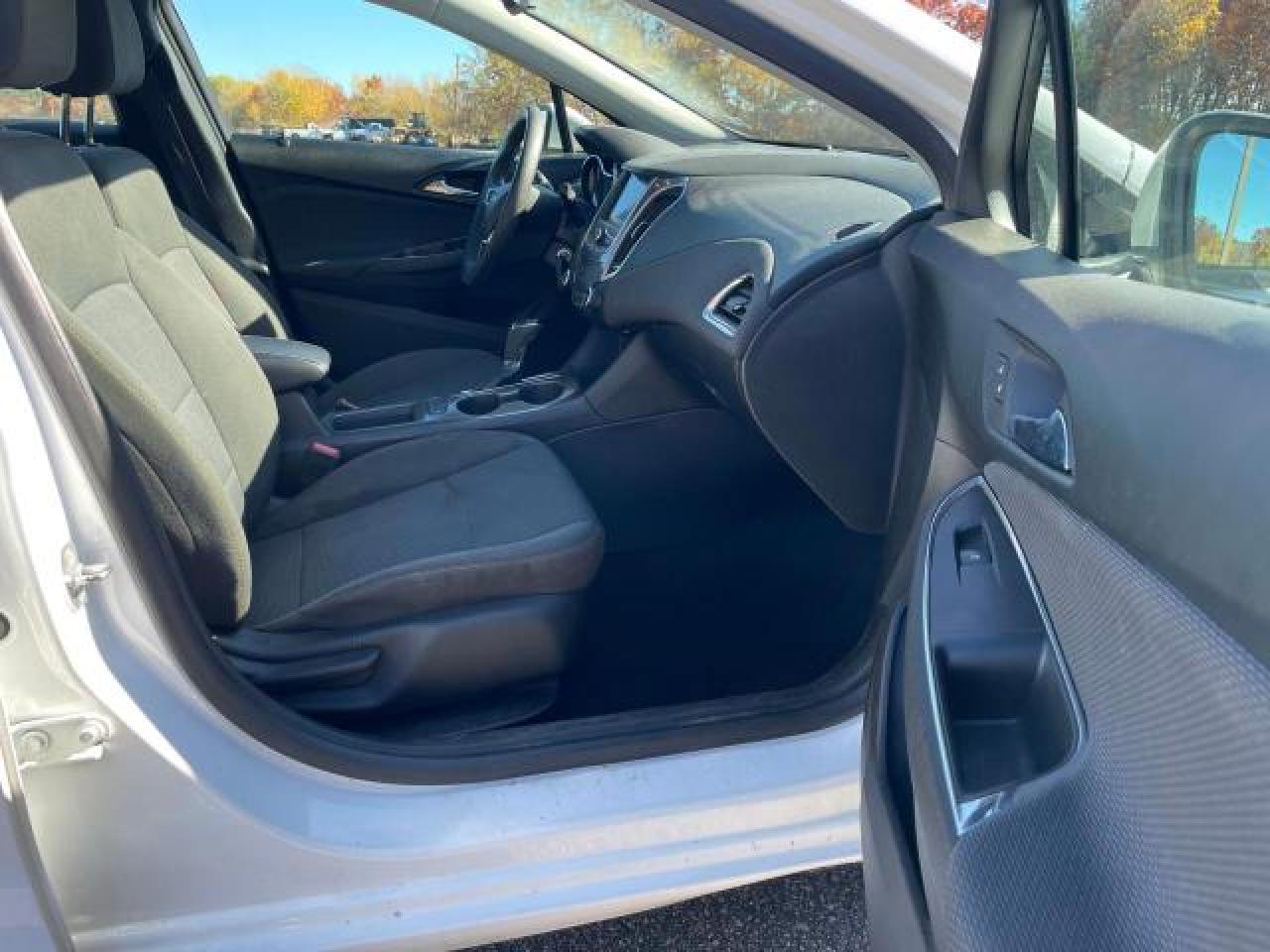 1G1BC5SM6K7101351 CHEVROLET CRUZE 2019