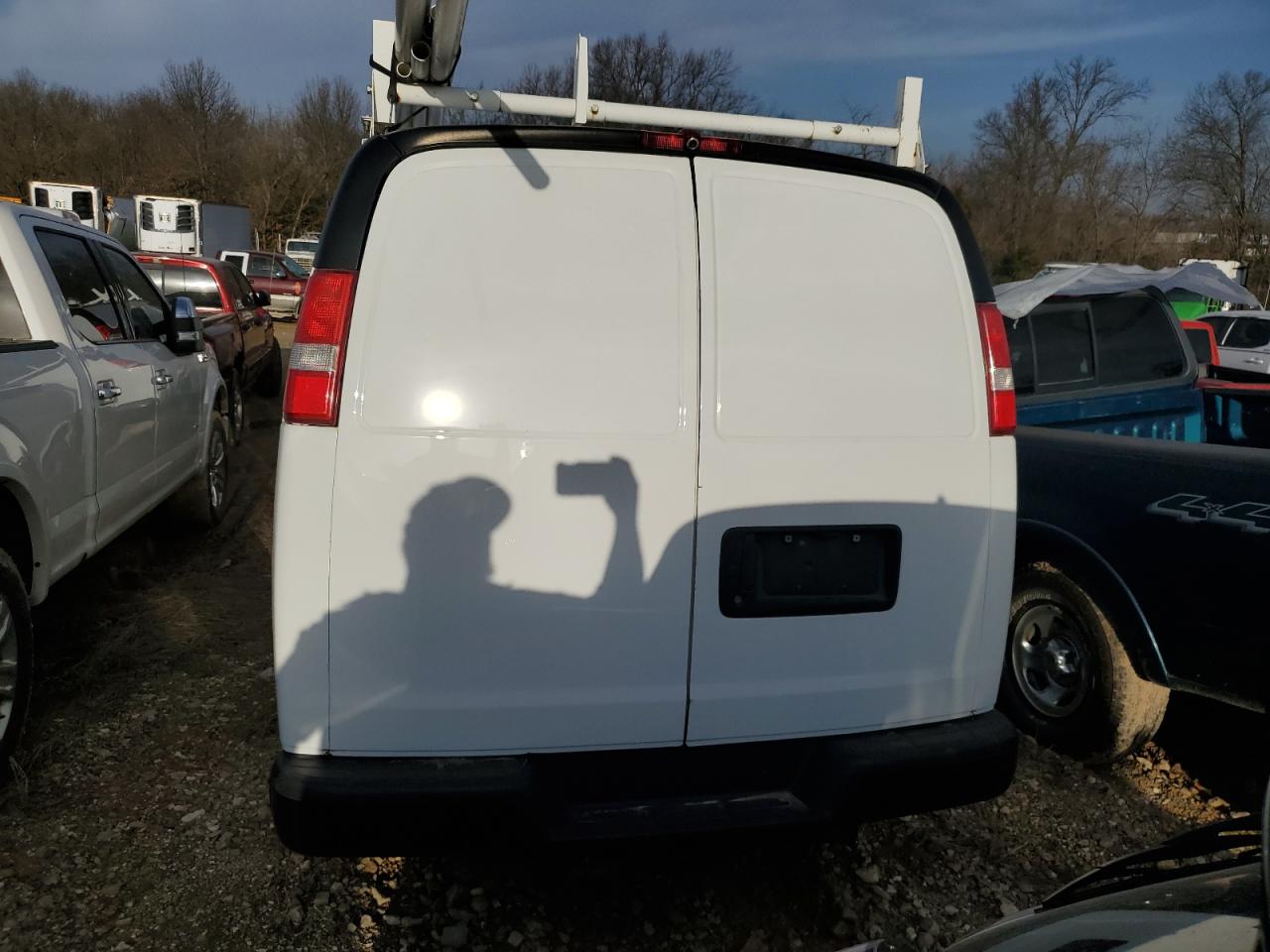 2017 Chevrolet Express - Image 6