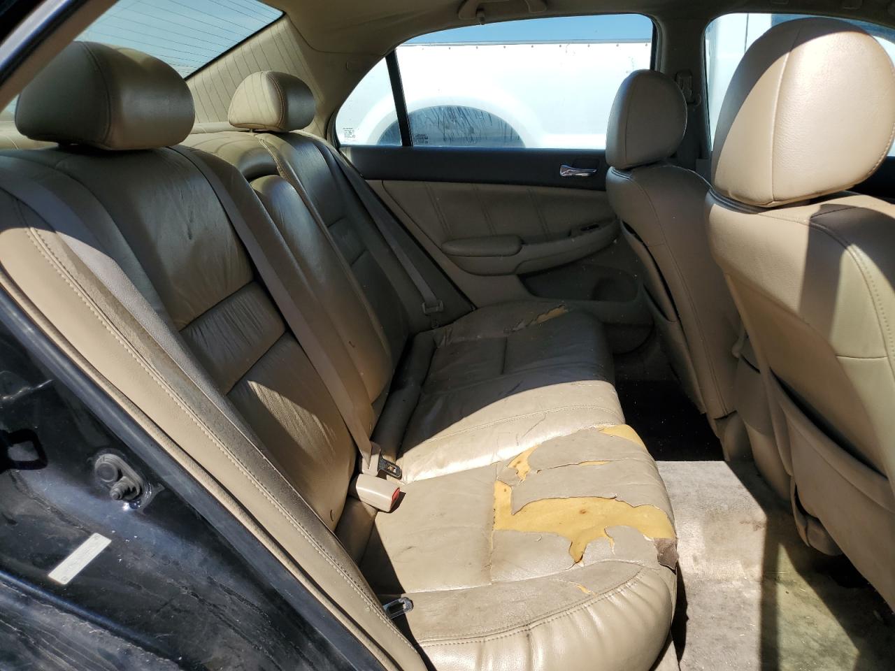 2004 Honda Accord - Image 10