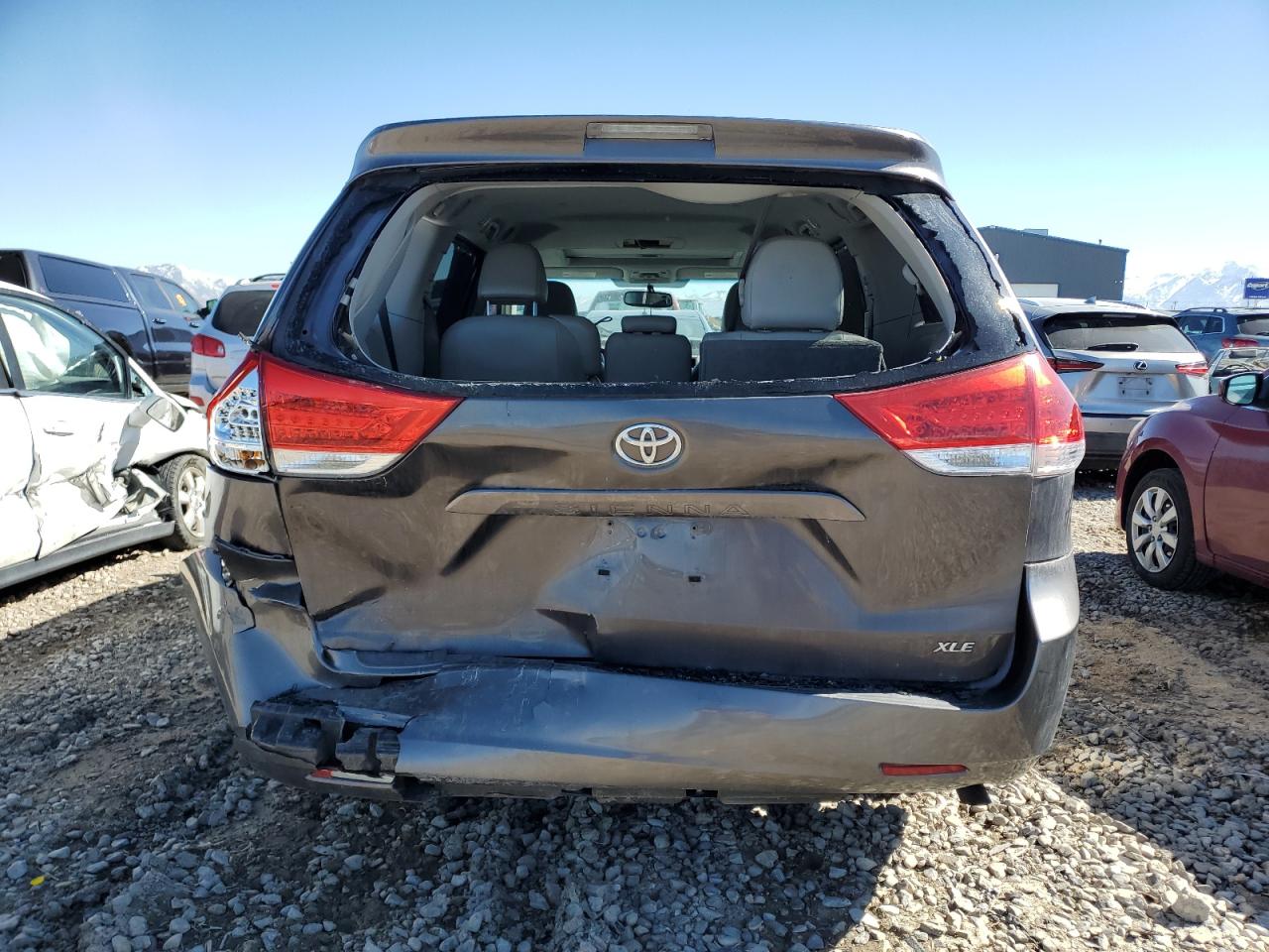 2011 Toyota Sienna - Image 6