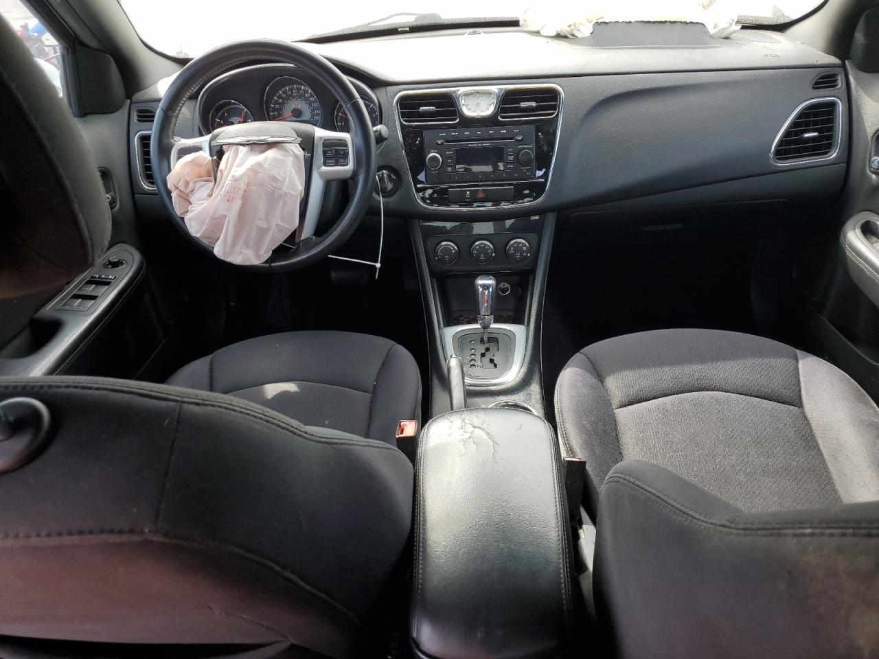 2013 Chrysler 200 - Image 8