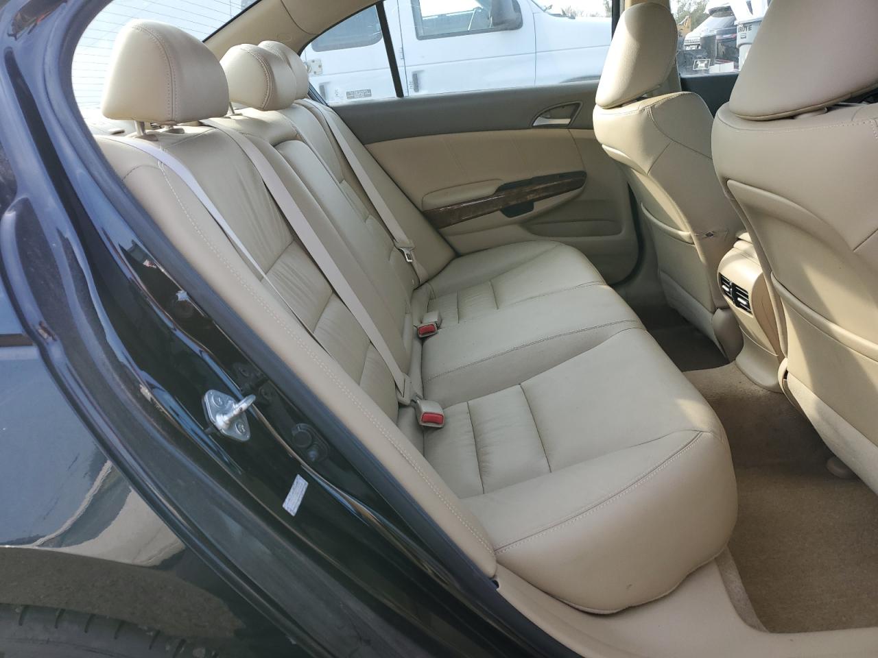 2010 Honda Accord - Image 10
