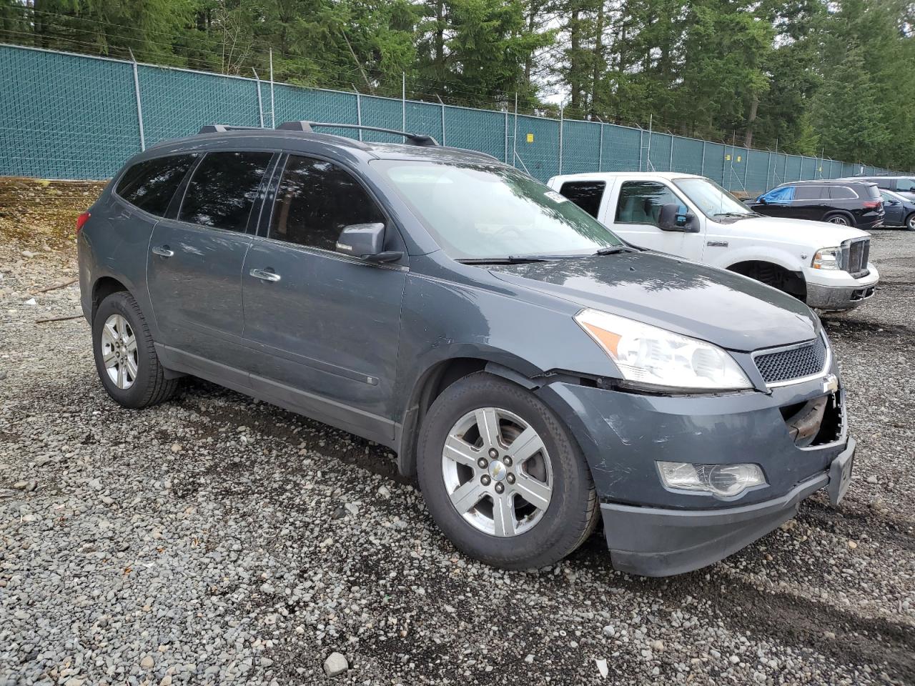 2010 Chevrolet Traverse - Image 4