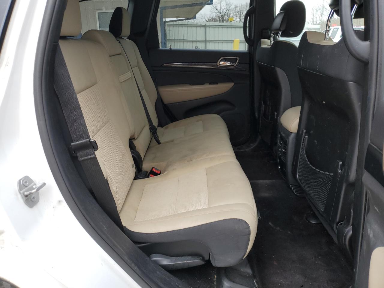 2016 Jeep Grand Cherokee - Image 11