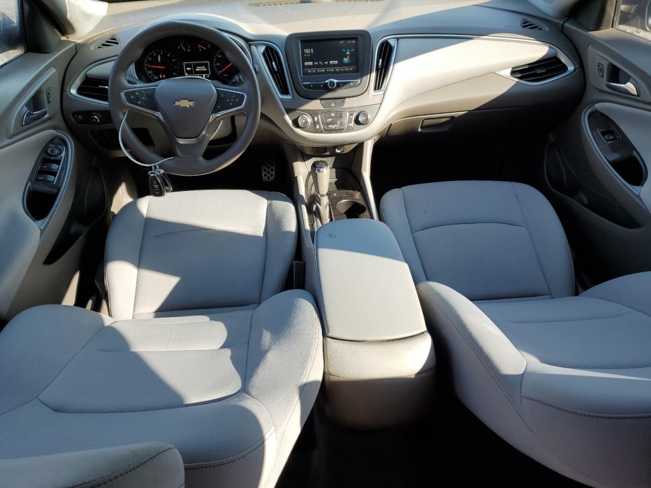 2016 Chevrolet Malibu - Image 8