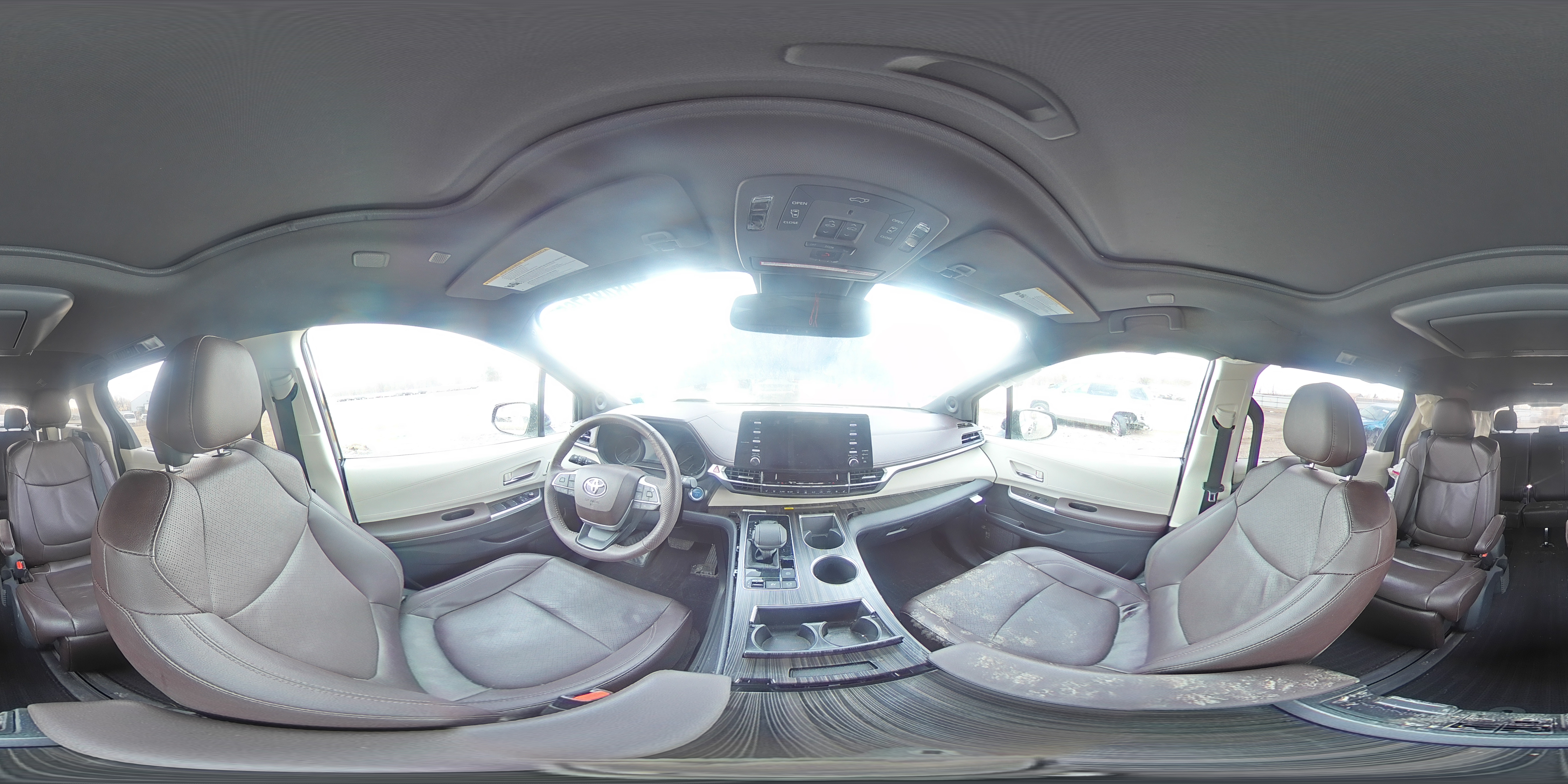 2023 Toyota Sienna - Image 13