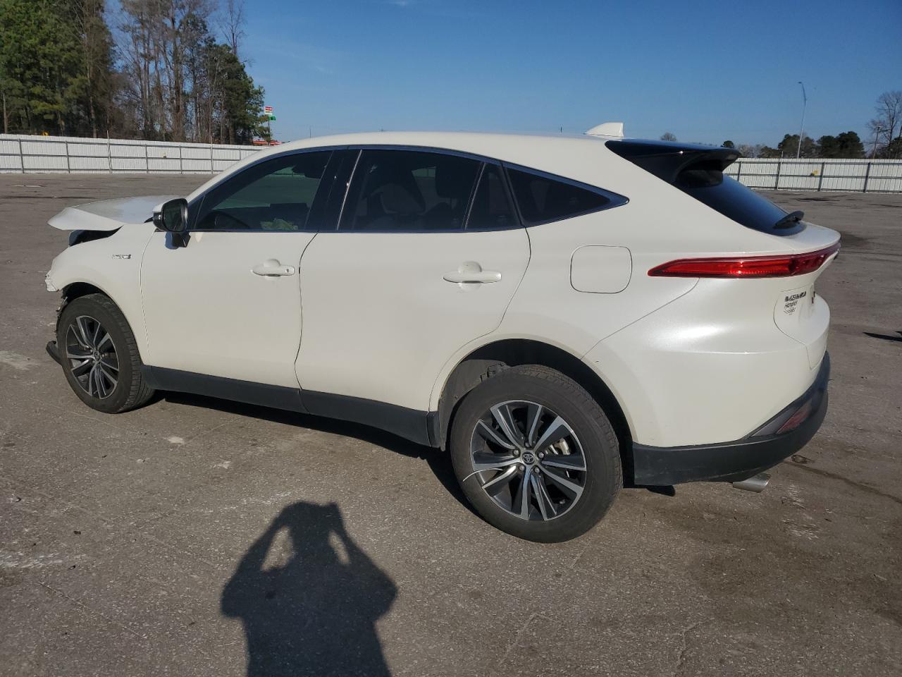 2021 Toyota Venza - Image 2