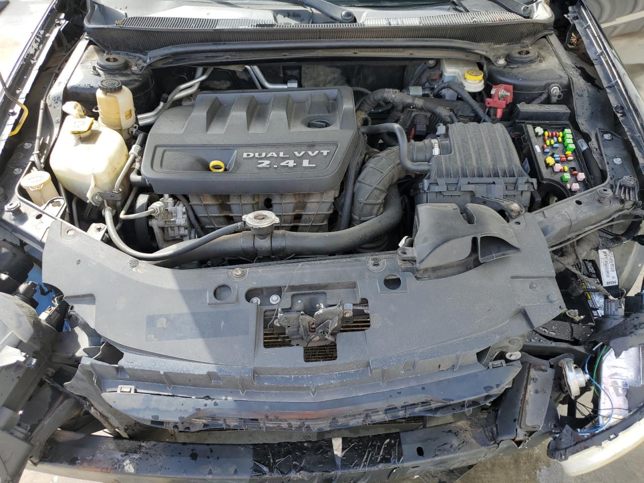 2013 Chrysler 200 - Image 11