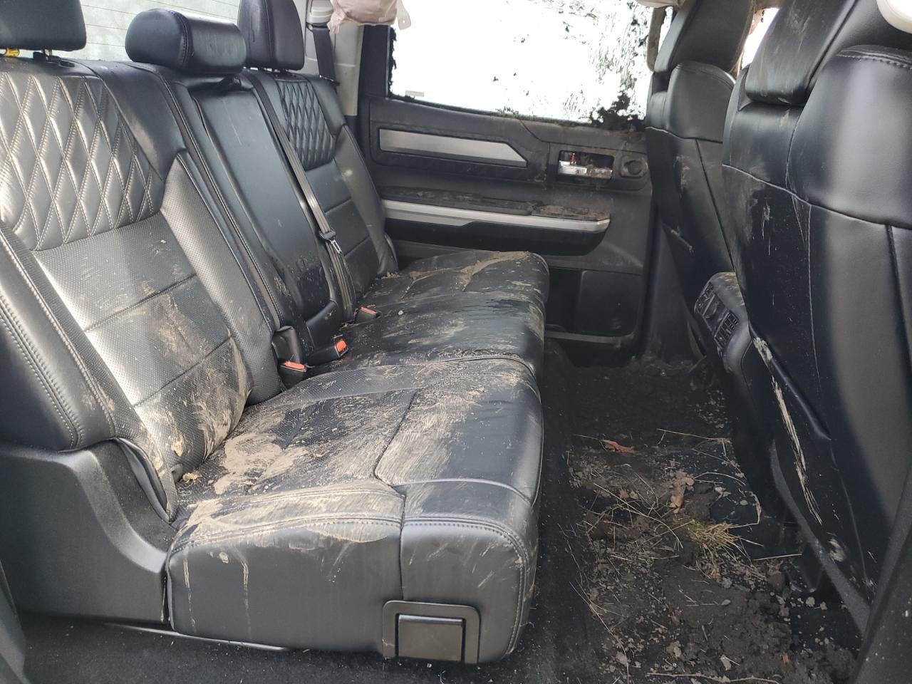 2020 Toyota Tundra - Image 11
