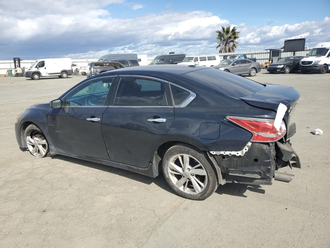 2014 Nissan Altima - Image 2