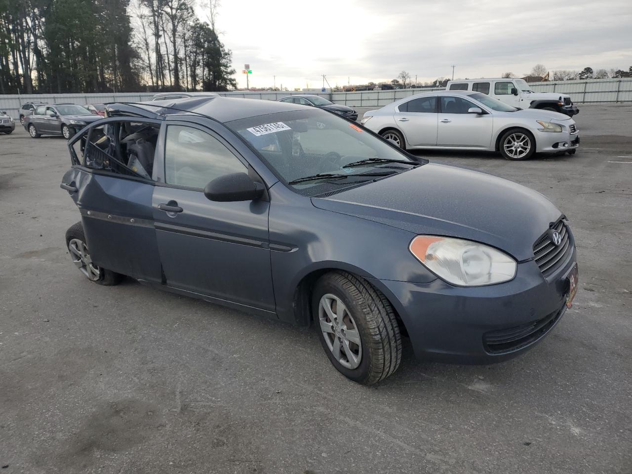 2009 Hyundai Accent - Image 4