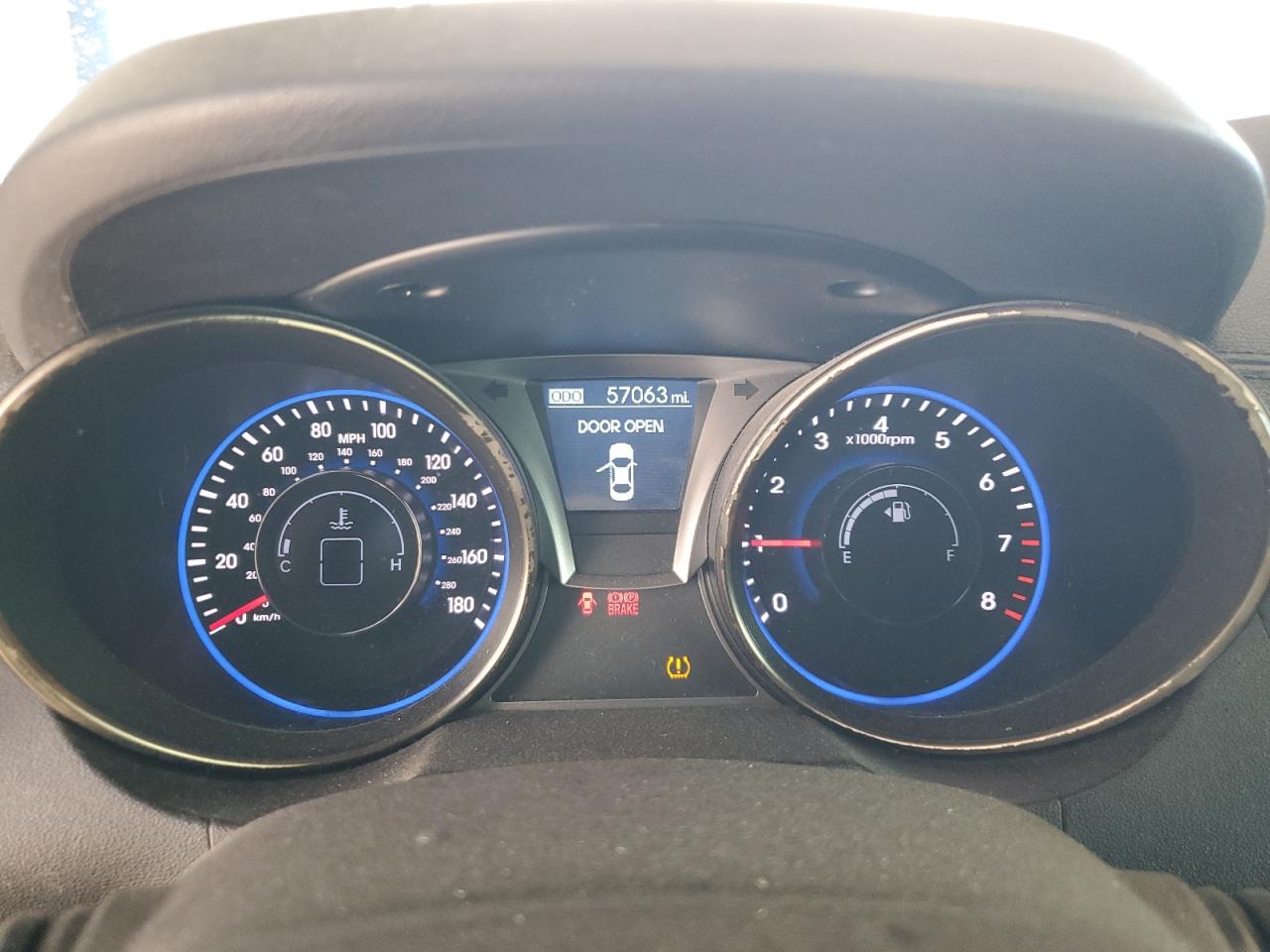 2013 Hyundai Genesis - Image 9