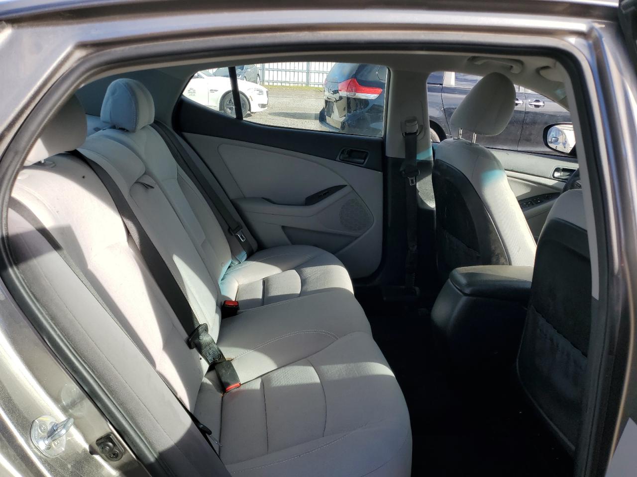 2015 Kia Optima - Image 10