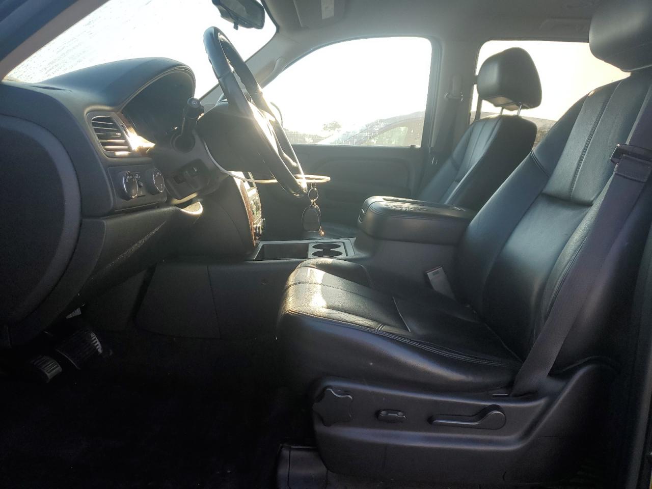 2013 Chevrolet Suburban - Image 7