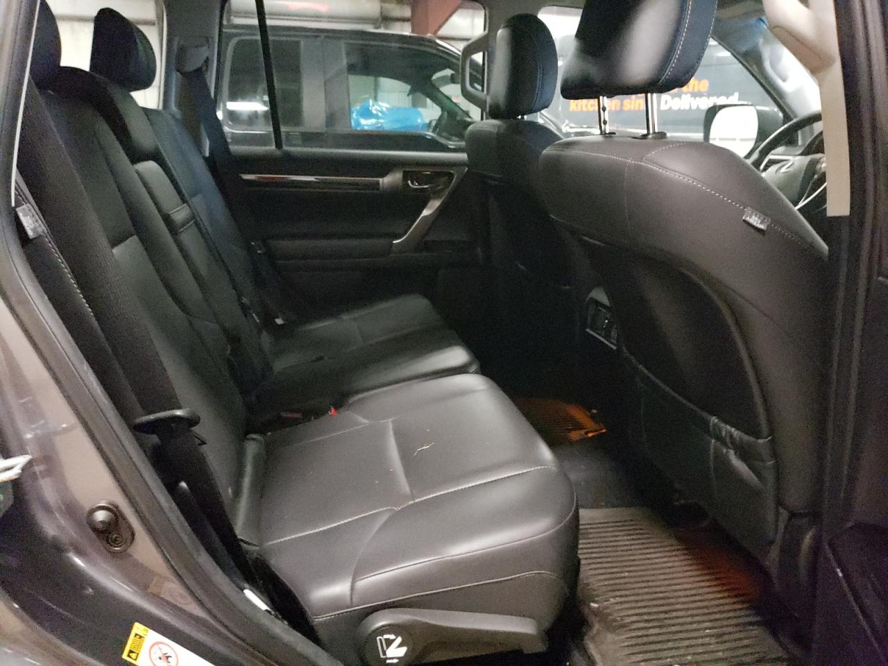 2015 Lexus GX - Image 11