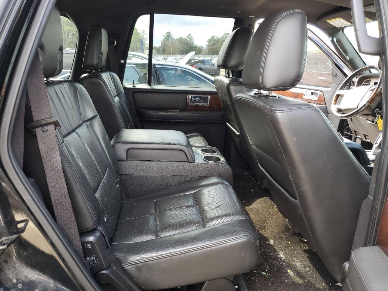 2014 Lincoln Navigator - Image 11