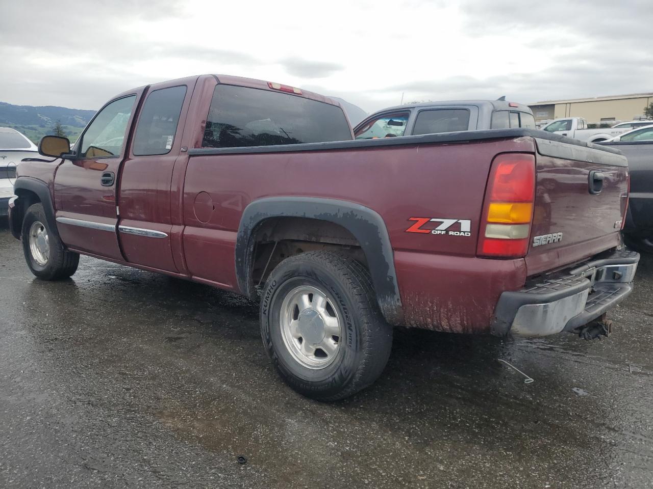 2003 GMC Sierra - Image 2