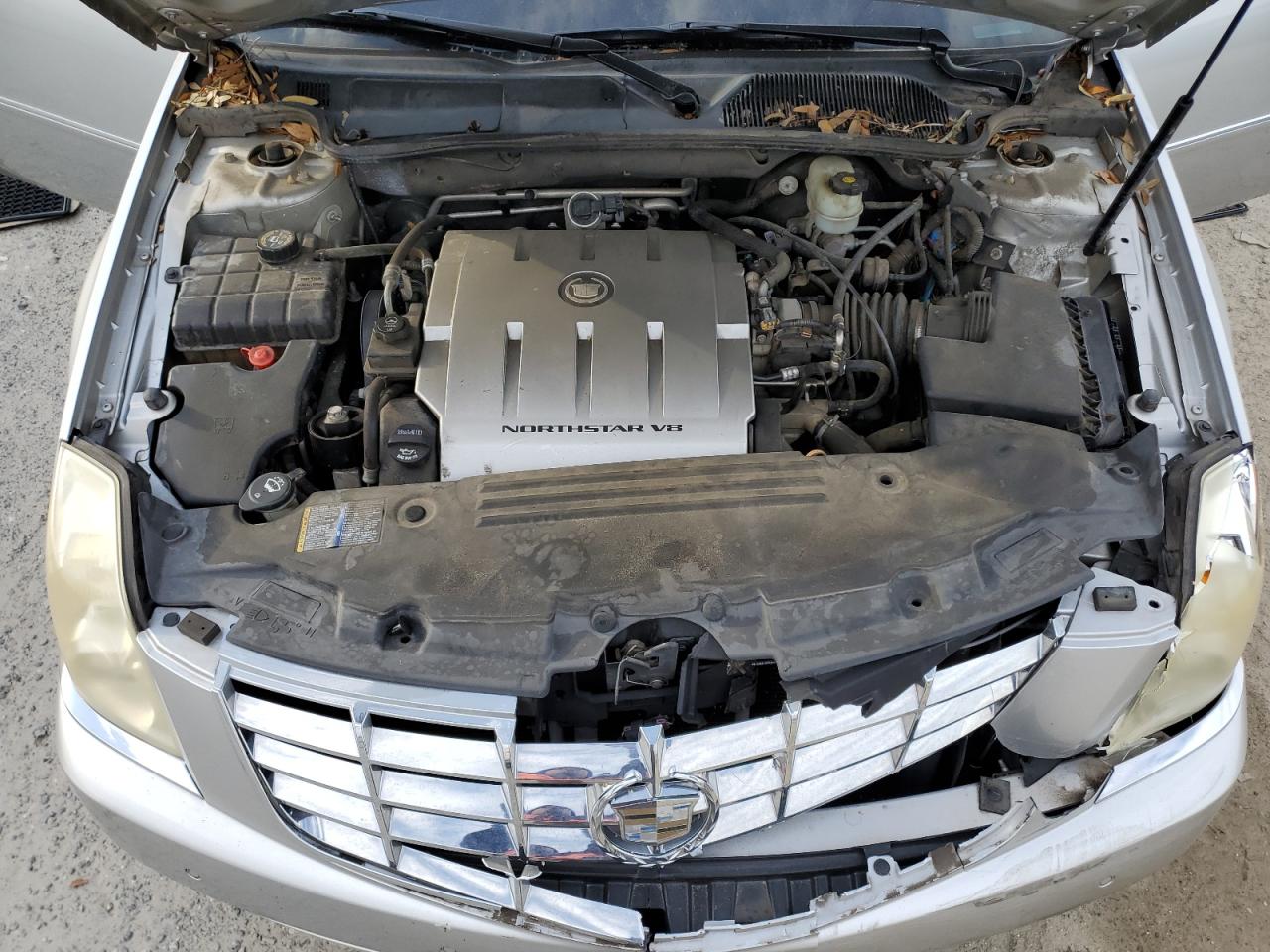 2011 Cadillac DTS - Image 13