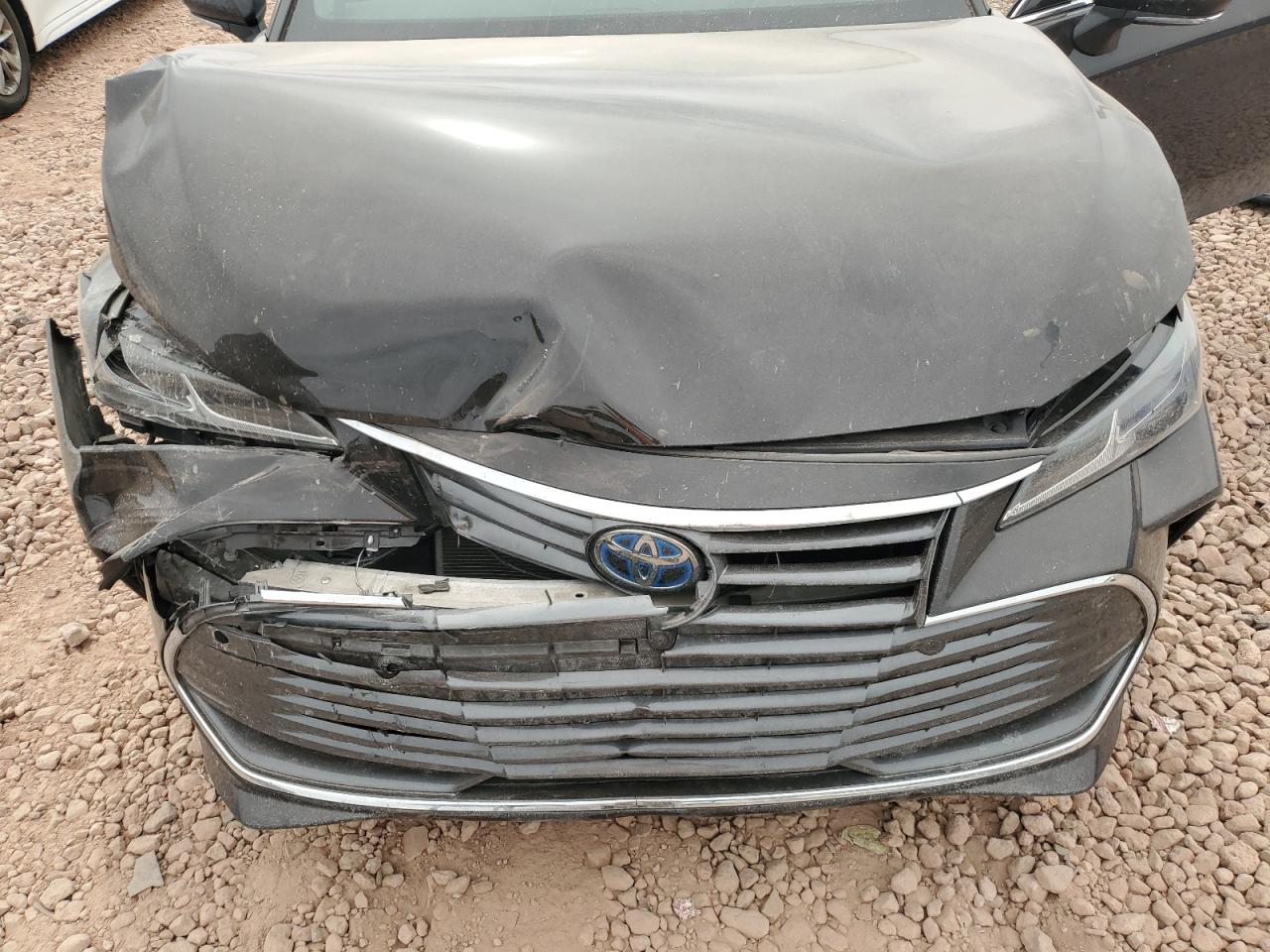 2022 Toyota Avalon - Image 12